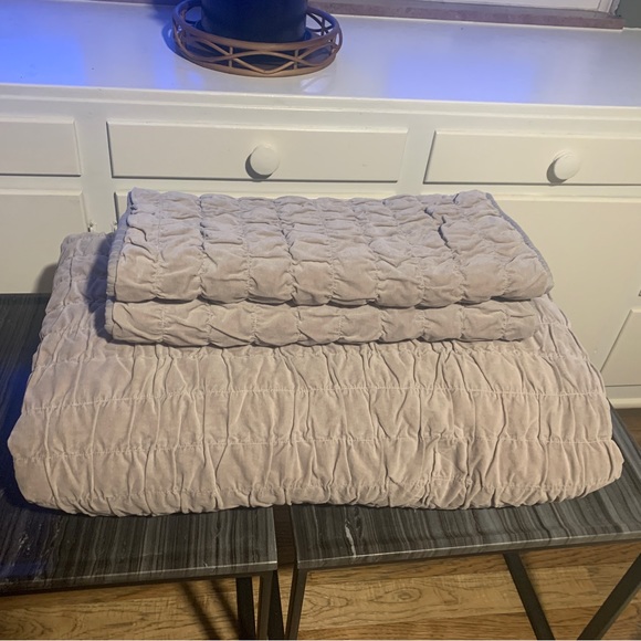 Pottery Barn Bedding Pottery Barn Shirred Velvet Quilt Poshmark